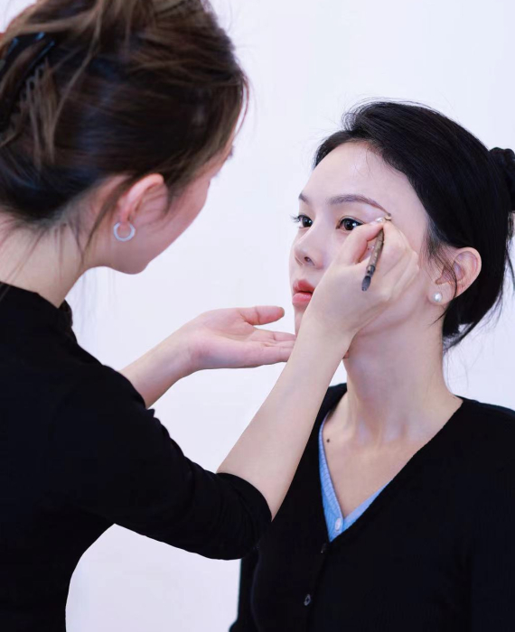 古里纹眉的精准定制图片