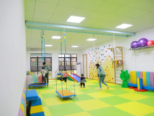 长沙县茁越儿童服务中心感统室一角