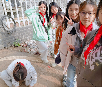 这是三分之一的团队网站的团队图片